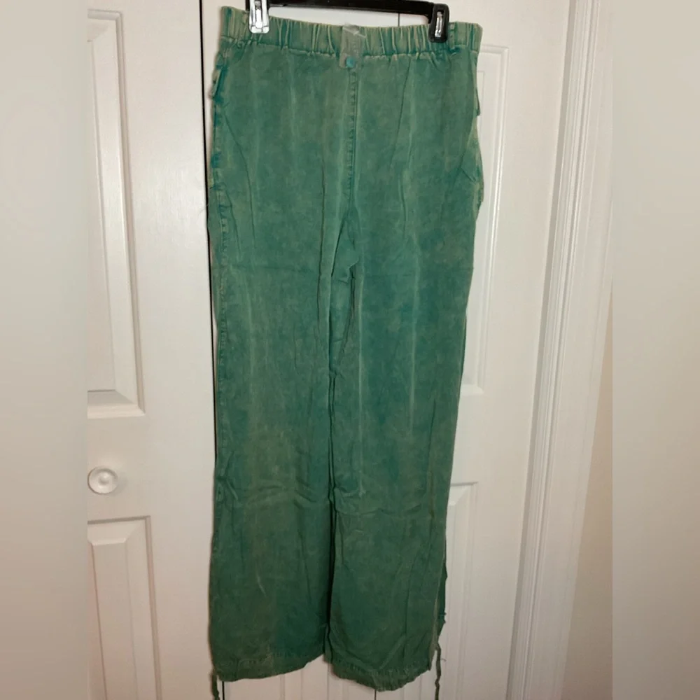 Oil & Hali Washed Green Wide-Leg Pants With Adjustable Drawstring Hem - Picture 3 of 4
